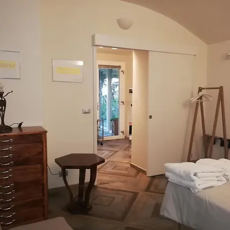 Nel Centro Di Un'oasi Verde