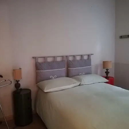 Nel Centro Di Un'oasi Verde