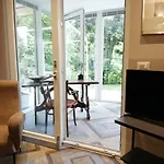 Nel Centro Di Un'oasi Verde Διαμέρισμα *