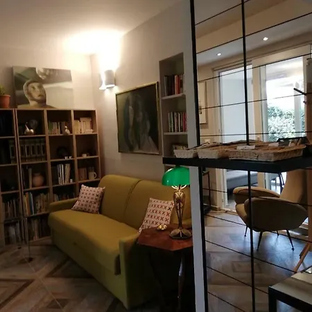 Nel Centro Di Un'oasi Verde 아파트